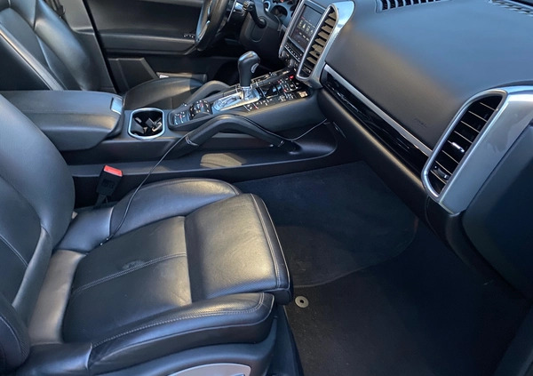 Porsche Cayenne cena 122000 przebieg: 197000, rok produkcji 2014 z Olsztynek małe 352